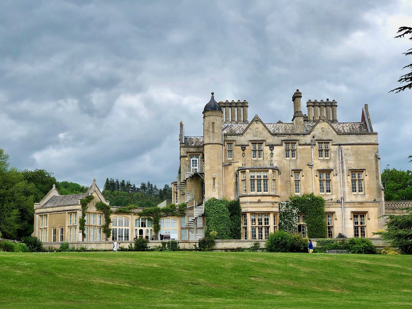 Travel Guide: London & The Cotswolds, Raise Magazine