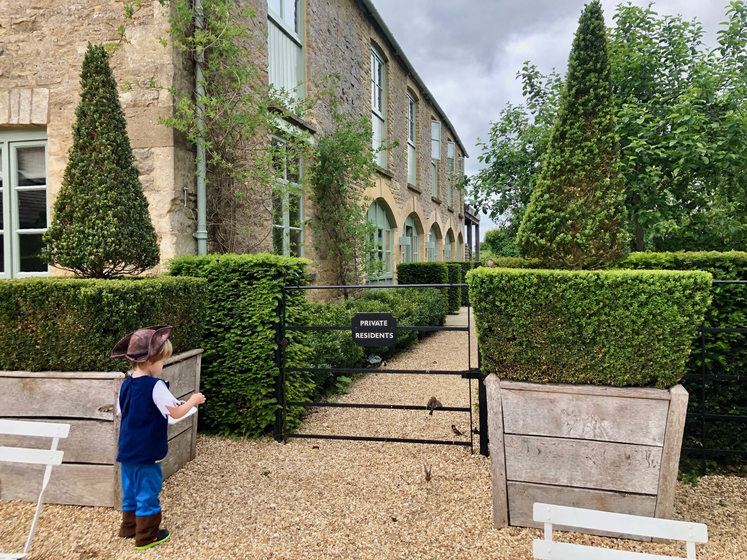 Travel Guide: London & The Cotswolds, Raise Magazine
