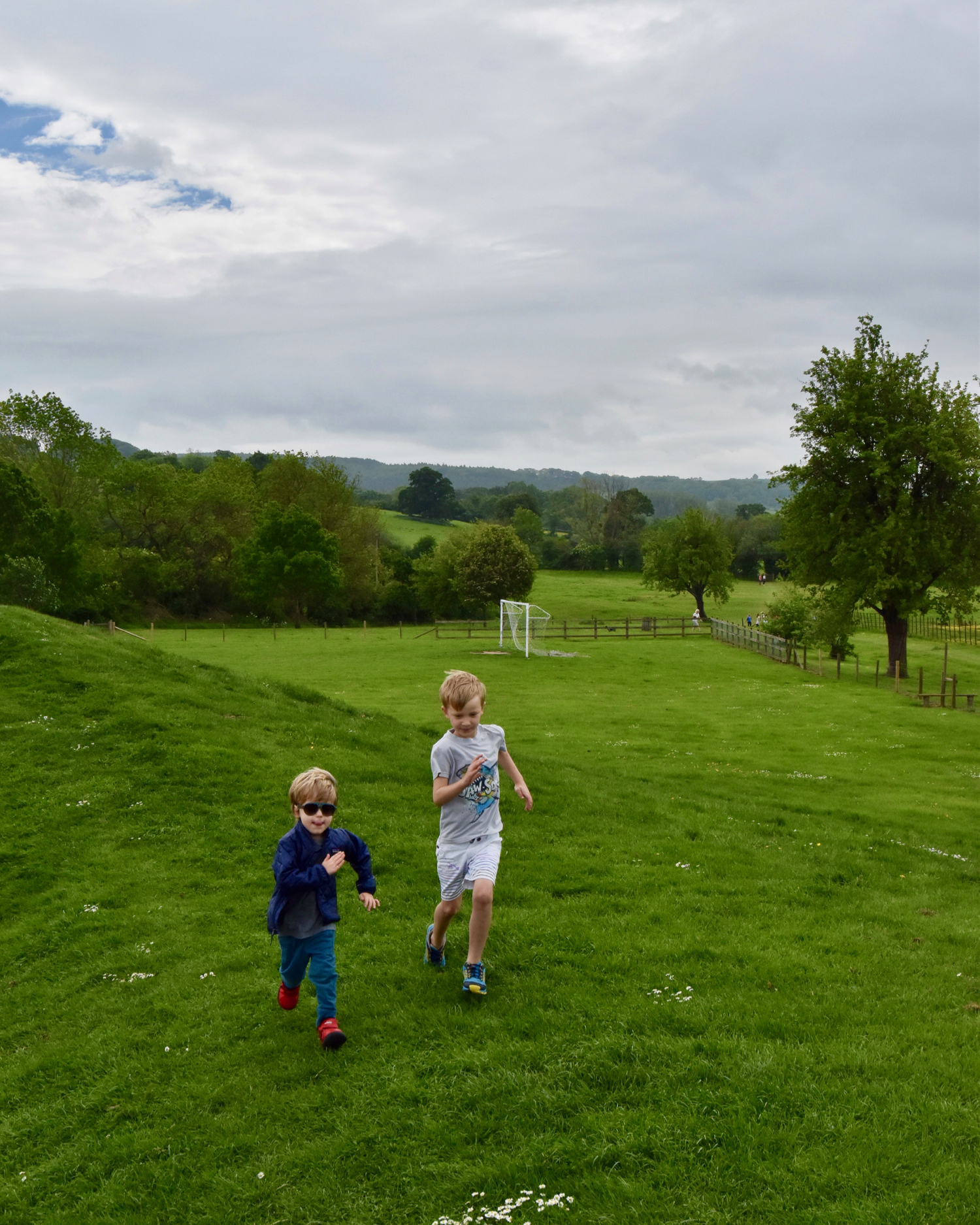 Travel Guide: London & The Cotswolds, Raise Magazine