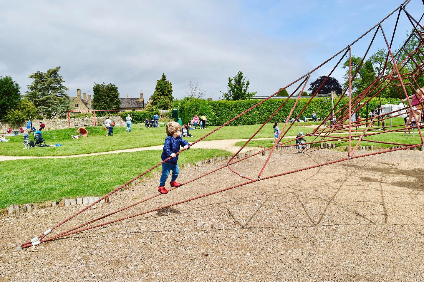 Travel Guide: London & The Cotswolds, Raise Magazine