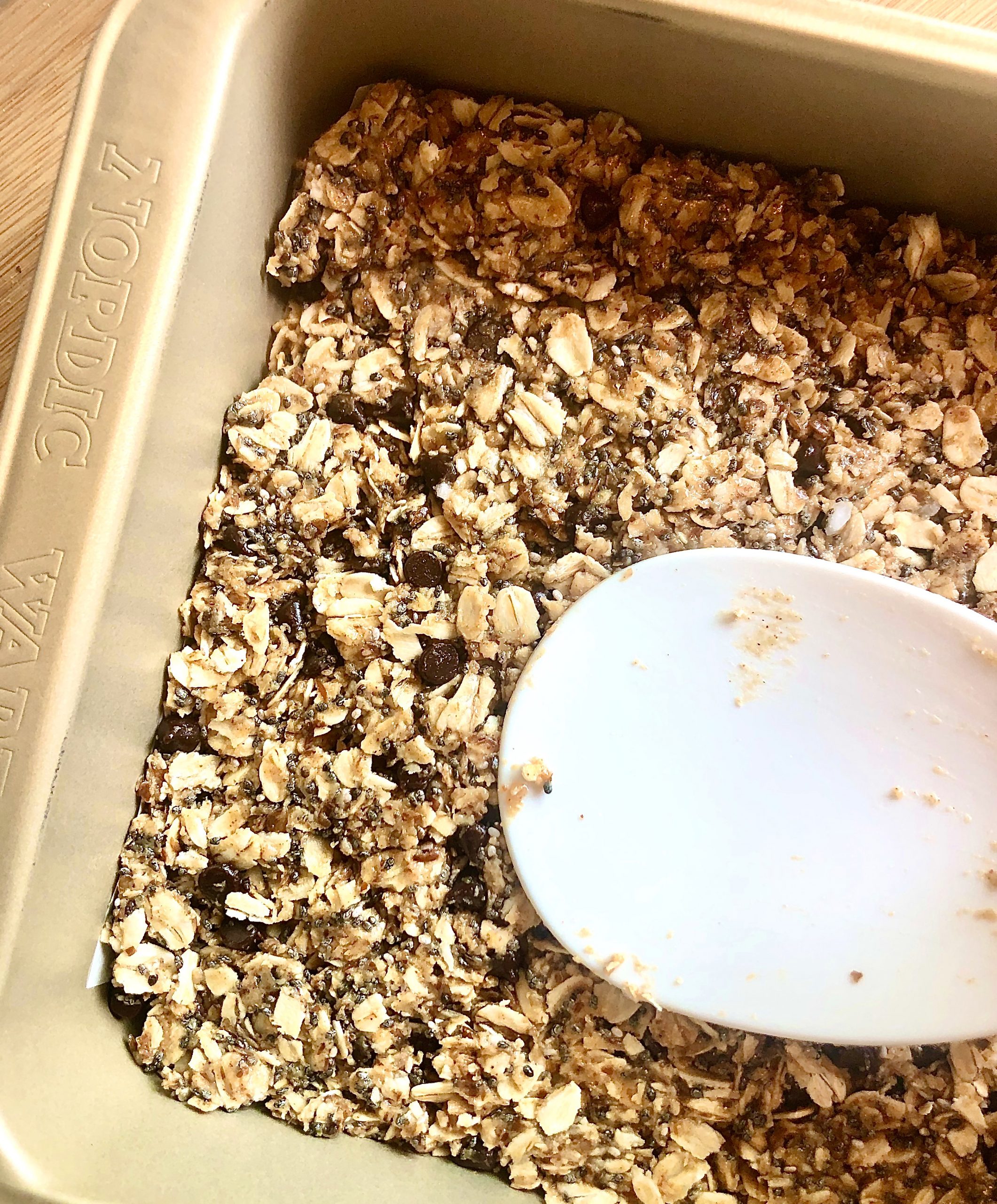 Healthy No-Bake Oatmeal Bars, Raise Magazine